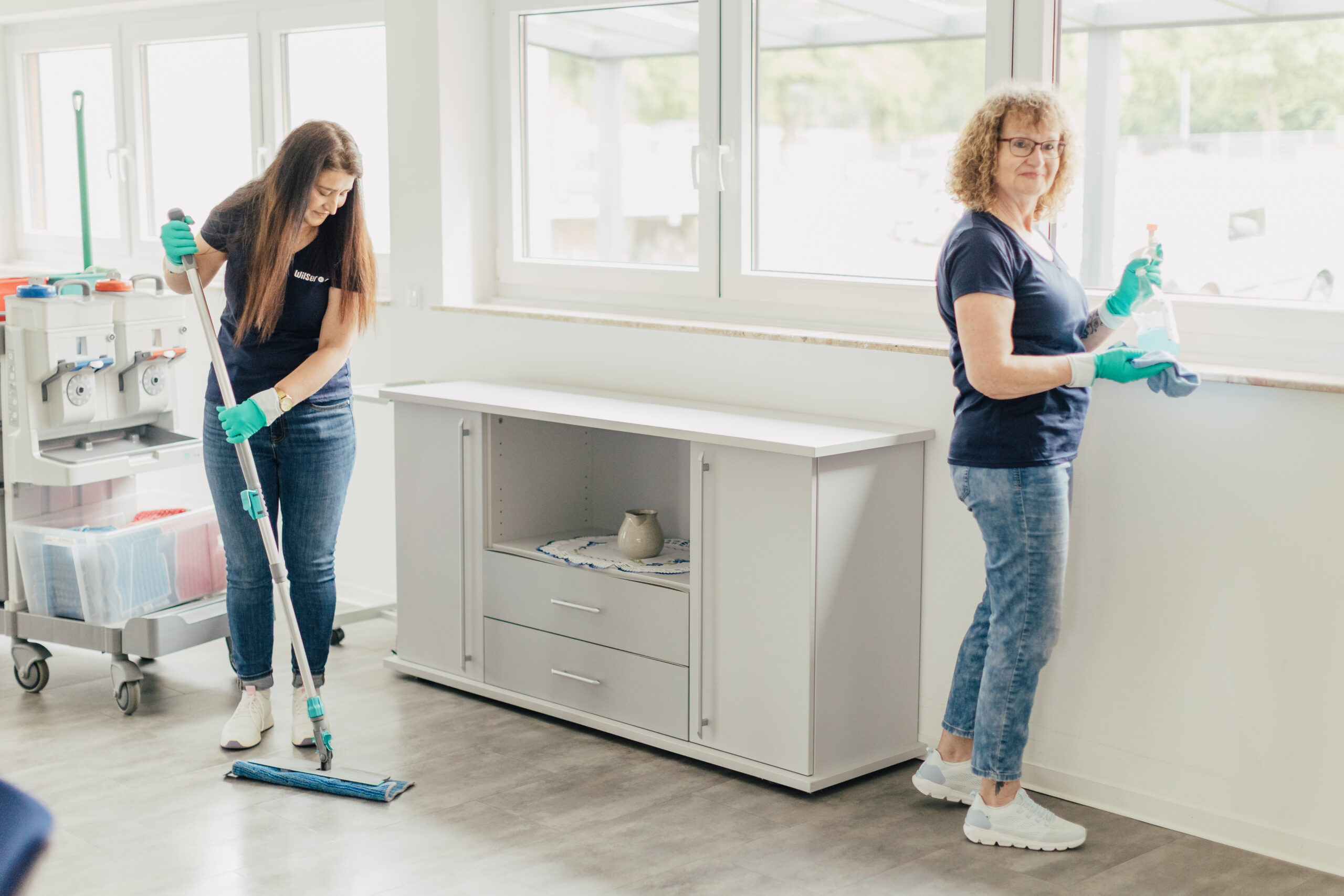 Gebäudereiniger oder Helfer Gebäudereinigung (m/w/d)